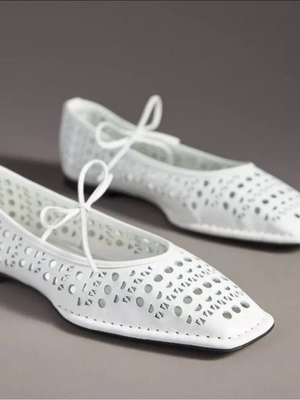 ALOHAS White Sway Slit Square-Toe Ballet Flats with Tie bow